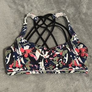 Lululemon Free to Be sports bra